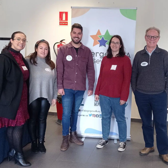 Miembros de Asperger Sevilla y la Catedra de Autismo reunidos para conmemorar el dia internacional del Asperger