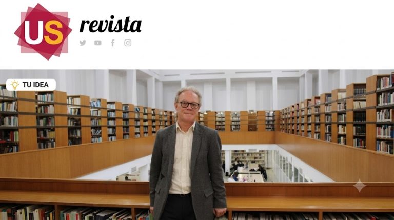 David Saldaña en la biblioteca de la Facultad de Psicología