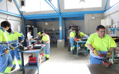 EMASESA inicia la sexta edición de las prácticas de FP Dual de redes y estaciones de tratamiento de agua con el alumnado del IES Heliópolis